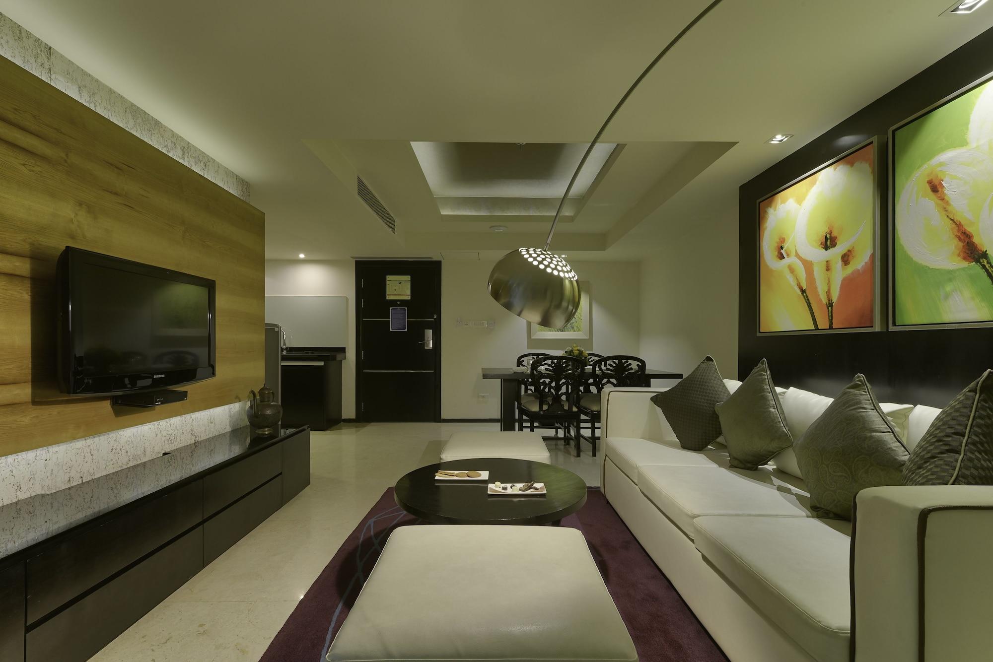 Davanam Sarovar Portico Suites Bangalore Esterno foto