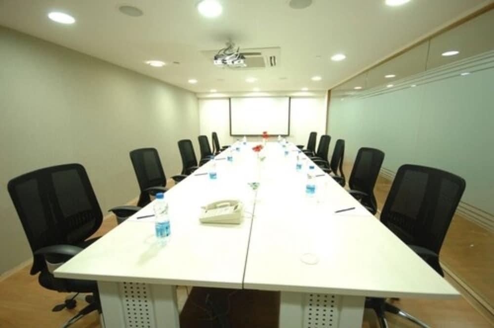 Davanam Sarovar Portico Suites Bangalore Esterno foto