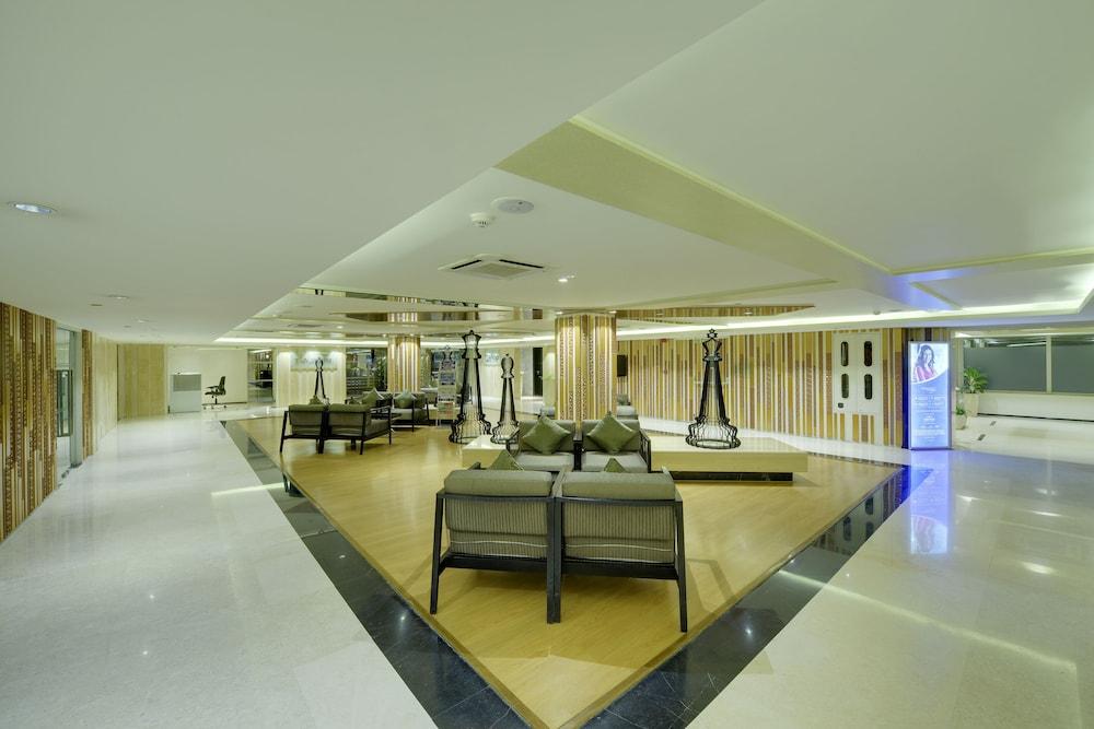 Davanam Sarovar Portico Suites Bangalore Esterno foto