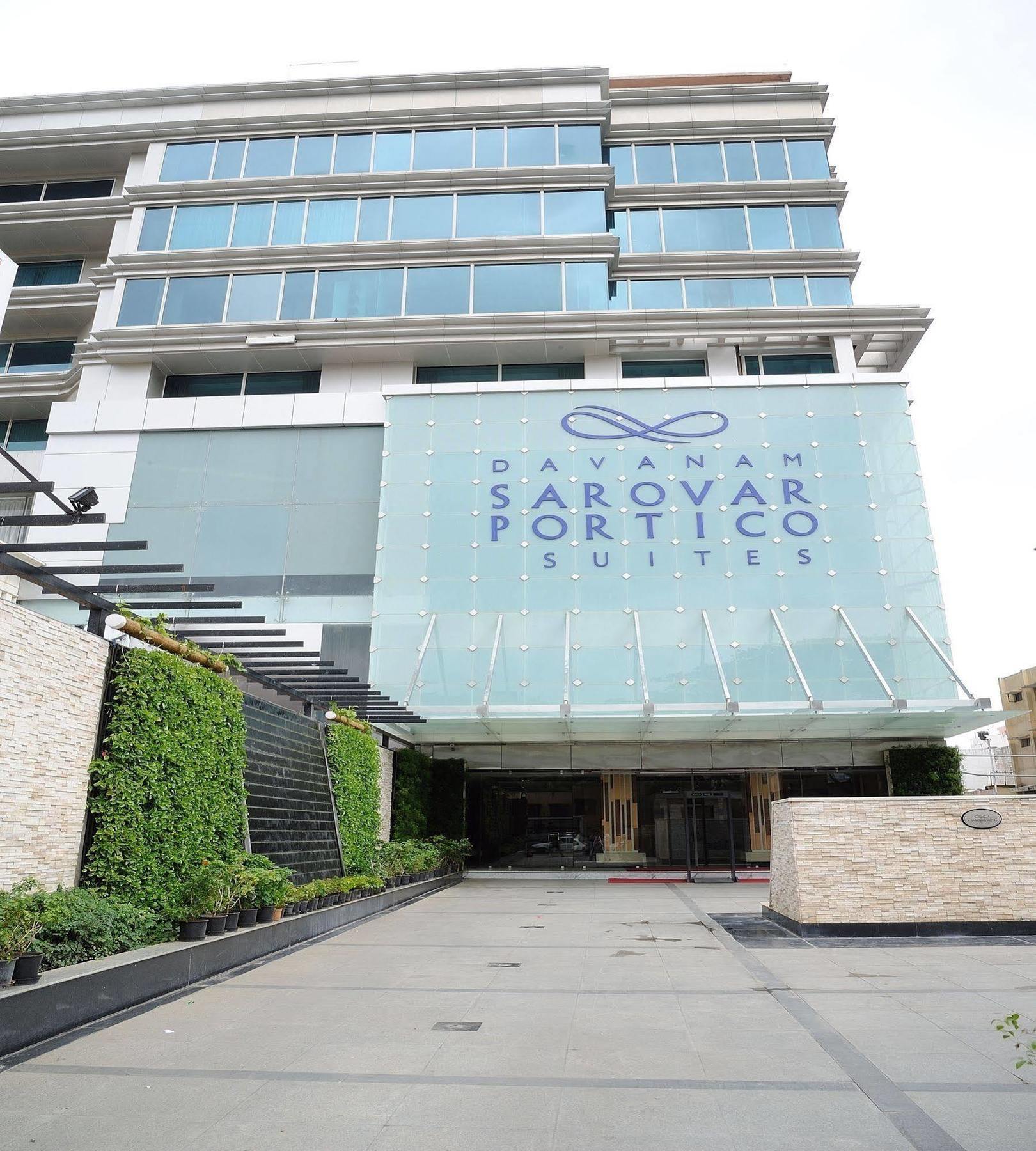 Davanam Sarovar Portico Suites Bangalore Esterno foto