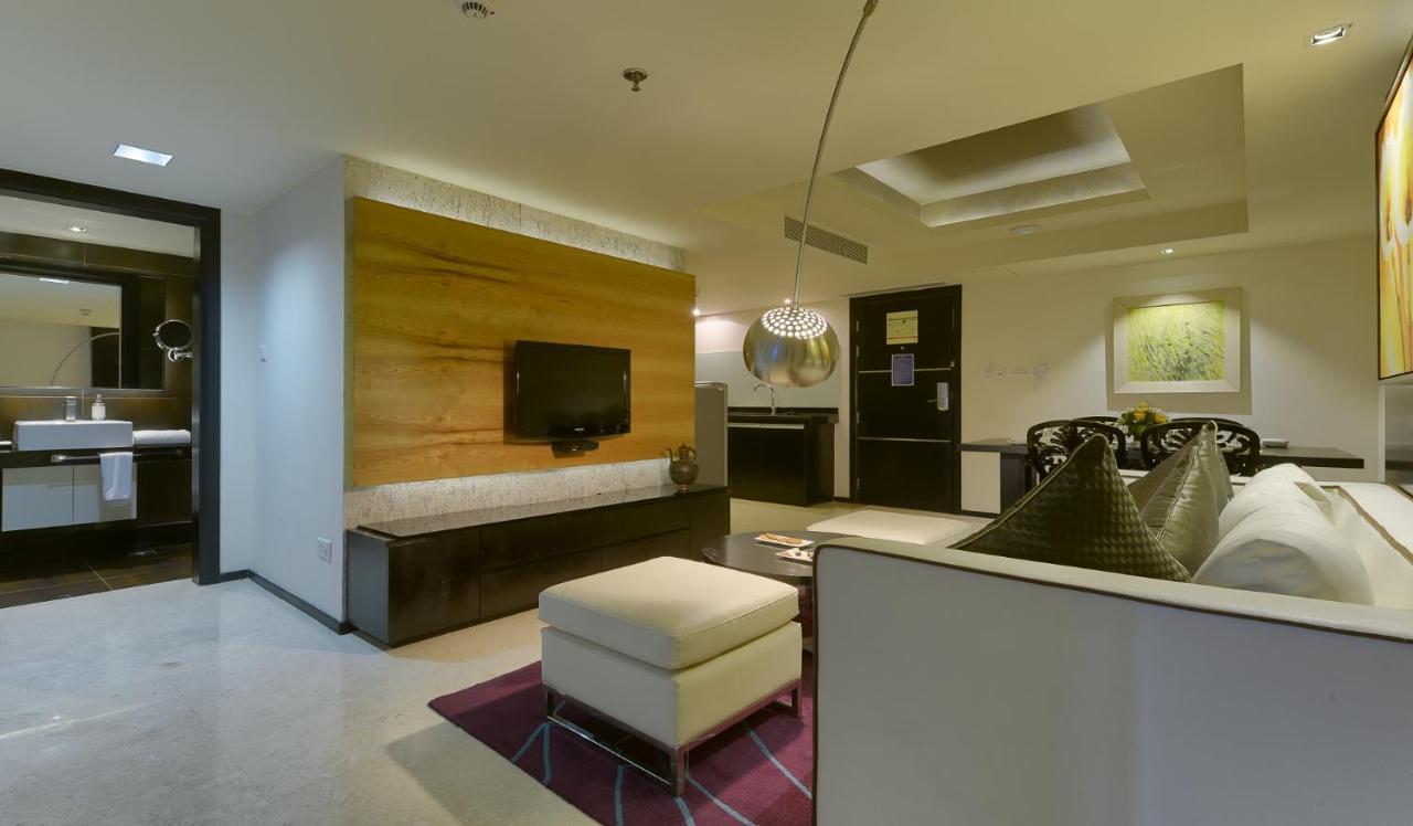 Davanam Sarovar Portico Suites Bangalore Esterno foto