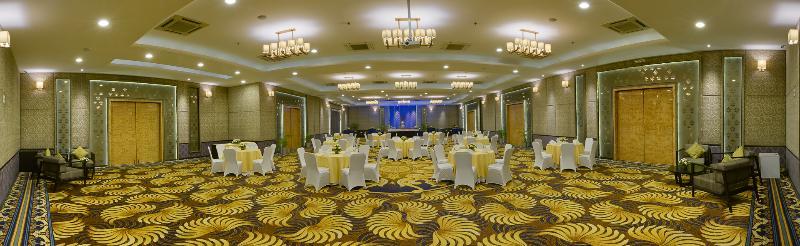 Davanam Sarovar Portico Suites Bangalore Esterno foto